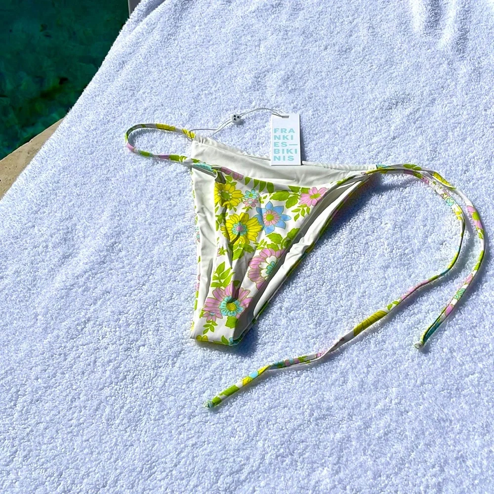 Frankie’s Bikinis Ziggy Bottom Secret Garden Floral